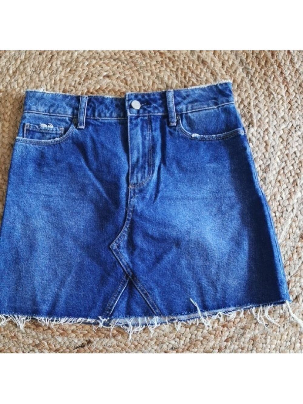 PAIGE Aideen Hi Rise Denim Distressed Raw Hem Mini Skirt Medium Wash. Size 26